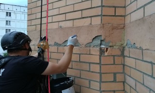 Обследование фасада здания в Ханты-Мансийске в октябре